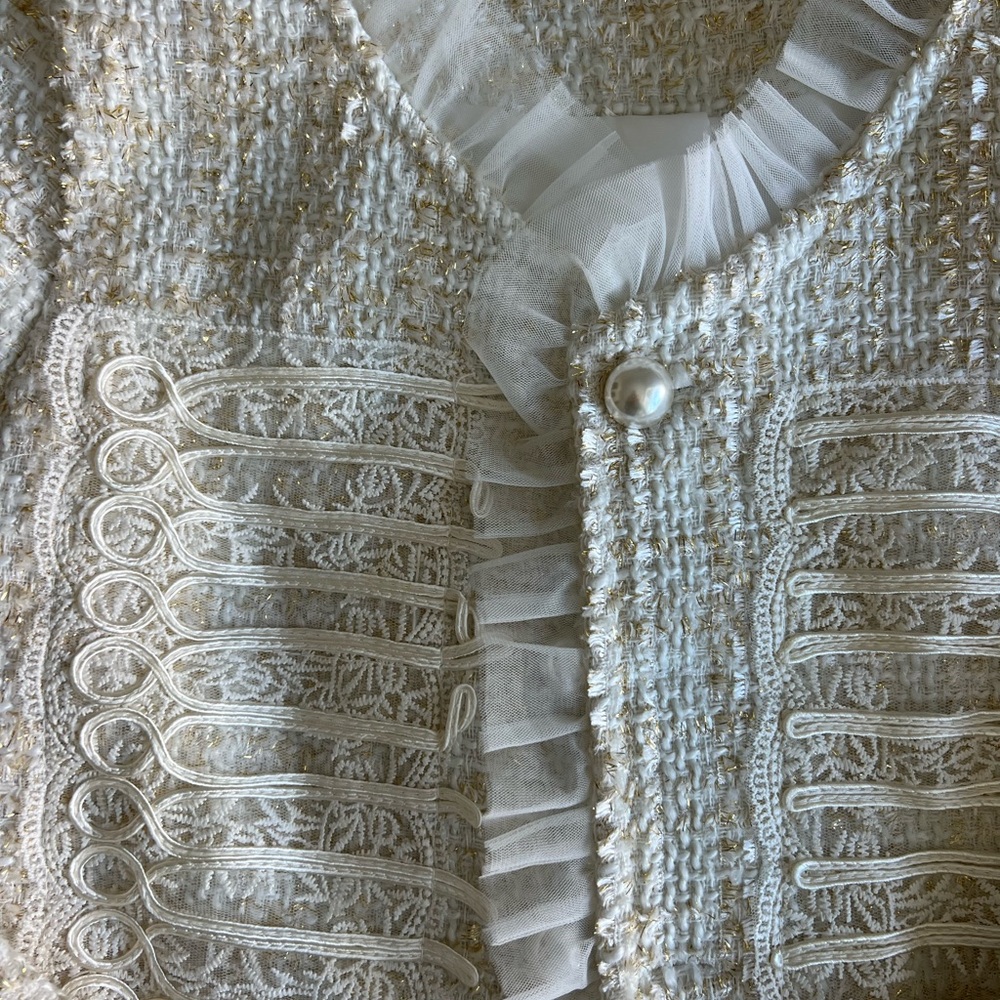 Chic Cream Tweed Jacket with Ruffle Trim - Picture 2 of 3